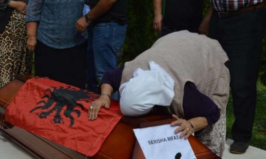 Familja rrëfen pritjen 27 vjeçare të burrit që u zhduk në Bosnjë