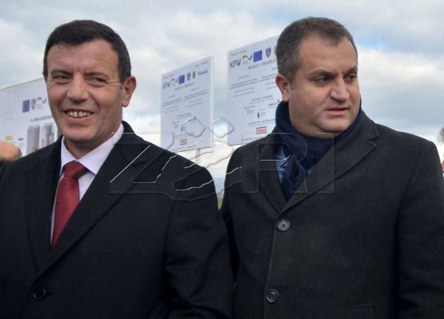 Pse tre kryetarë të komunave duan karrigen e deputetit?