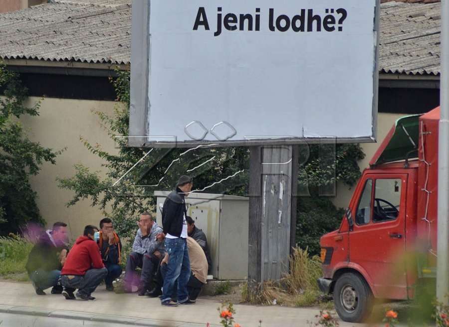 Favorizimi i sektorit publik dhe diskriminimi i sektorit privat