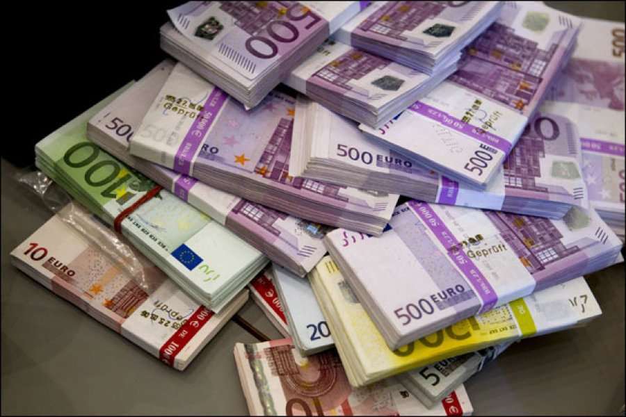 Pavarësisht milionave, ata janë dorështrënguar