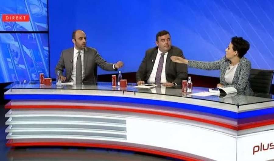 Përplasje e ashpër mes Fitore Pacollit dhe Jetlir Zyberajt për njohjet dhe rolin e Behgjet Pacollit