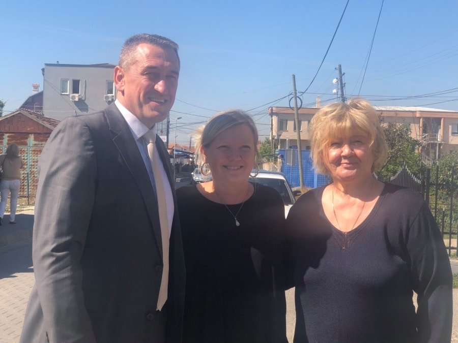 Ambasadorja e Finlandës pret në takim liderët serbë Petroviqin, Rashiqin dhe Trajkoviqin