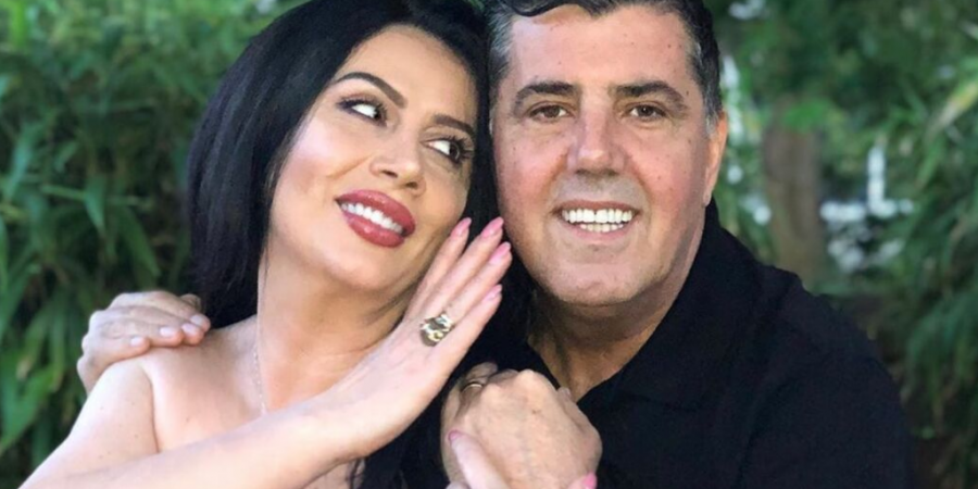 Lutfi Haziri dhe bashkëshortja e tij tejet të dashuruar, shkëlqejnë pranë njeri-tjetrit
