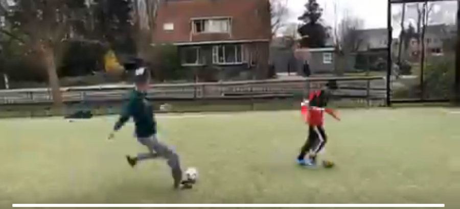 Hapave të babait të tij, ja çfarë spektakli bën djali i Van Persie