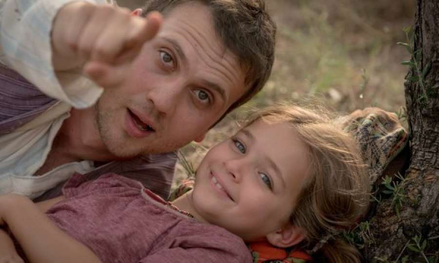 Filmi që përloti shqiptarët në karantinë, ç’kuptim ka 'Lingo Lingo'?