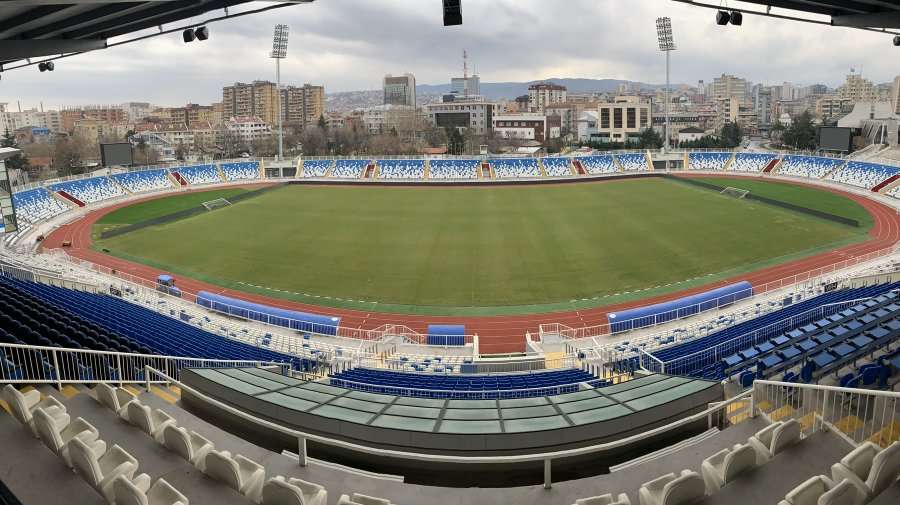 Presidenti i FFK-së, Agim Ademi vizitoi stadiumin “Fadil Vokrri” , vëzhgon punën që po bëhet aty