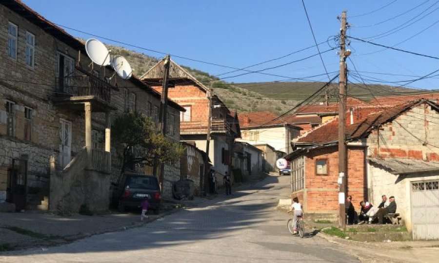 Horrori në Rahovec: E dogji vëllain në oborrin e shtëpisë, pastaj gënjeu policinë se po djeg bërllok