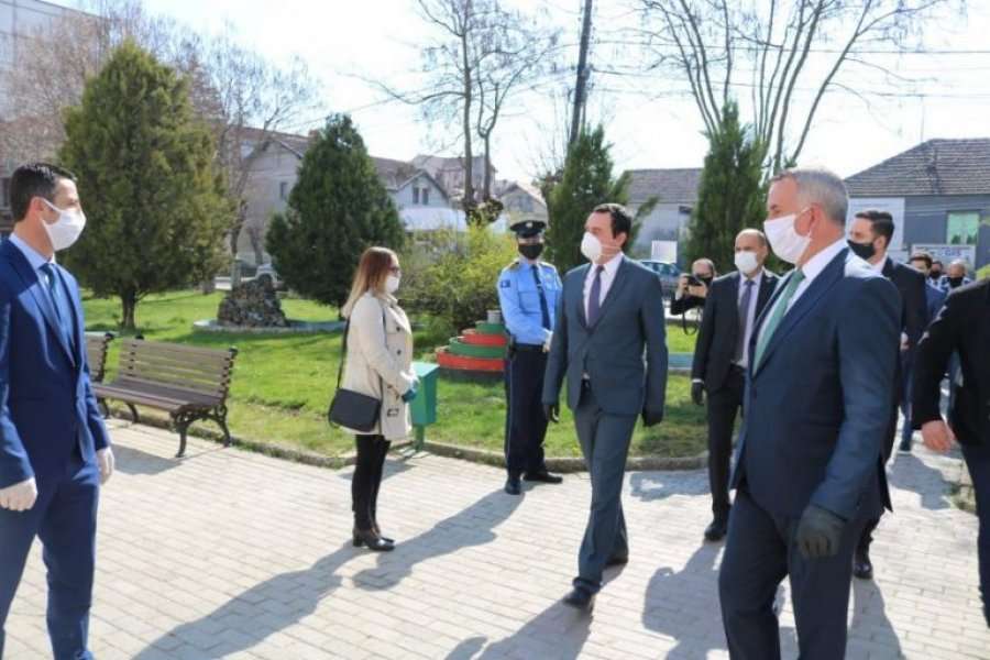 Kurti shkon me ministrat në Lipjan, bën apel për shtim të disiplinës