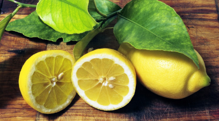Pse duhet të ngrini limonin?