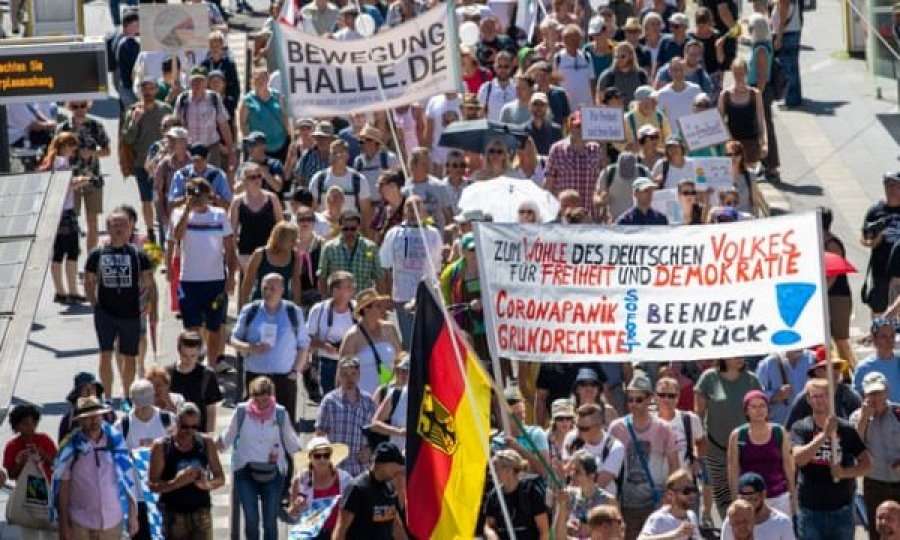 Gjermanët protestojnë kundër masave kufizuese të pandemisë