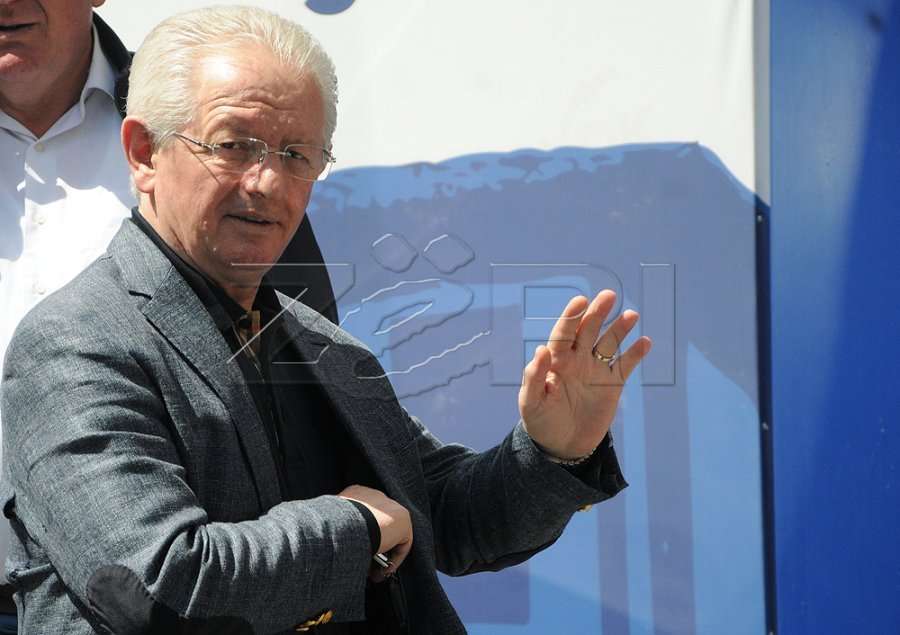 Grenelli nuk e pret në takim Skënder Hysenin, ky i fundit e thërret në telefon
