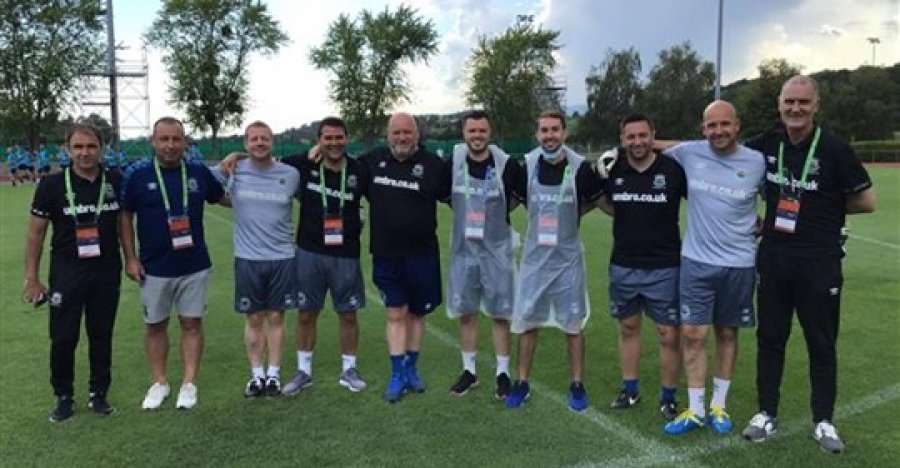 Linfieldi rikthehet në shtëpi, bëhet gati për një miqësore me ish-skuadrën e Premierligës