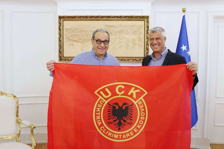 Thaçi dekoron humanistin Turan Rusin me Medalje Presidenciale