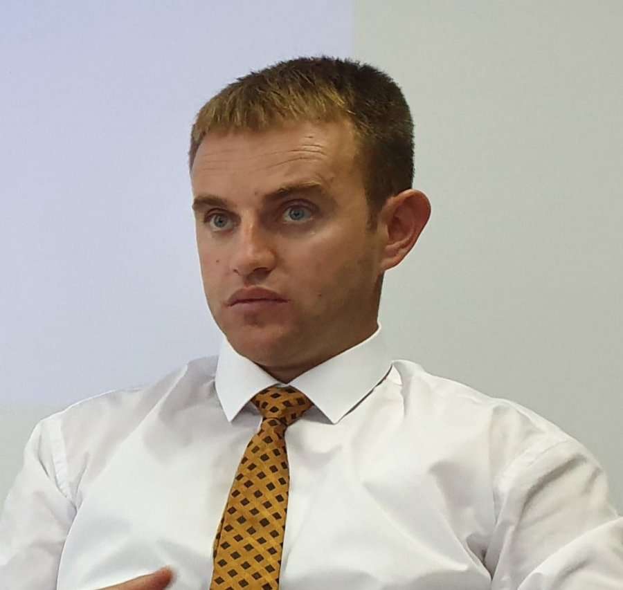 Profesori i kushtetueses: Vota e deputetit Arifi nuk mund të shpallet sot votë e pavlefshme