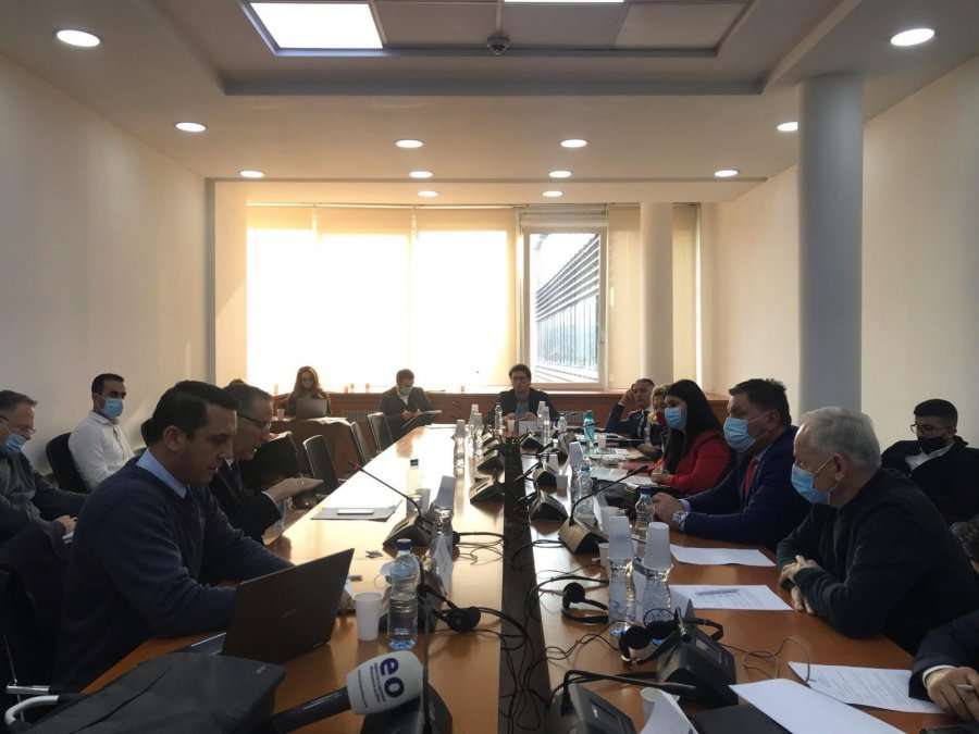 Kalon në Komision Projektligji për Rimëkëmbje Ekonomike me kushtet e PDK-së