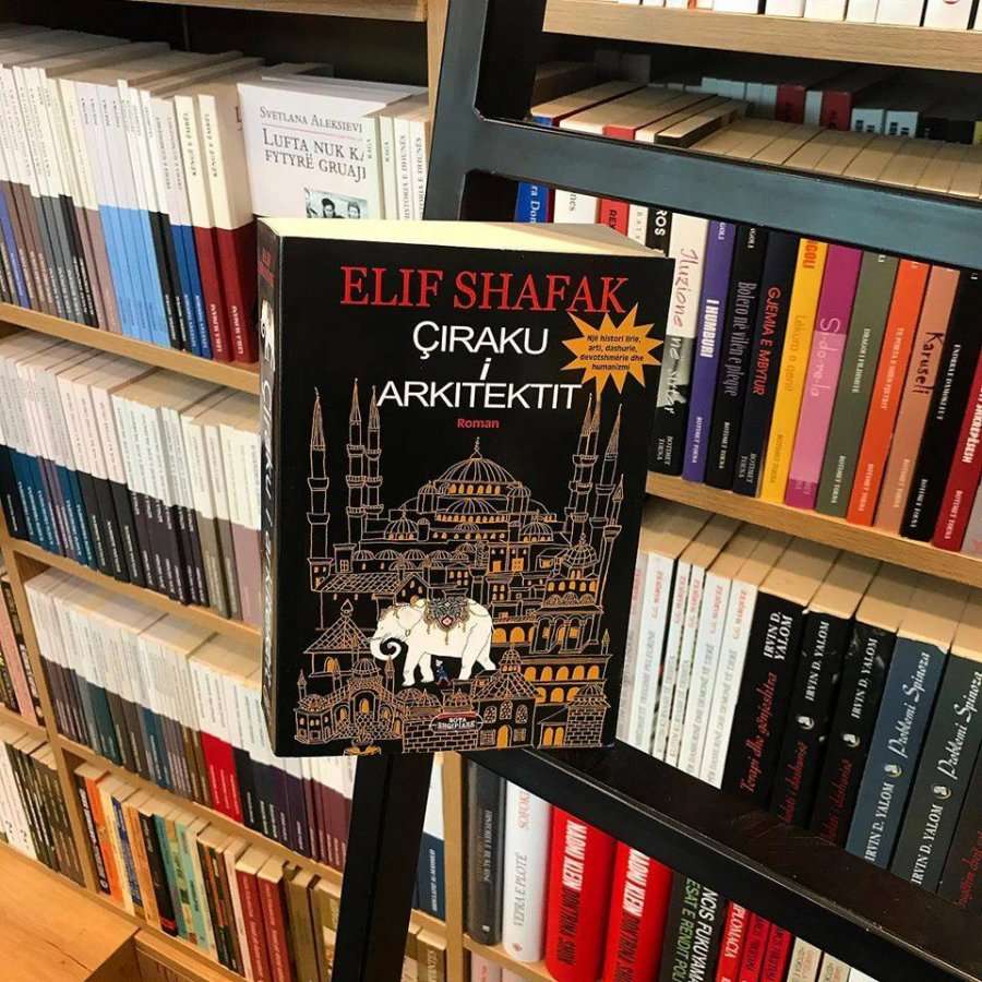 Libri i javës - “Çiraku i arkitektit” nga Elif Shafak