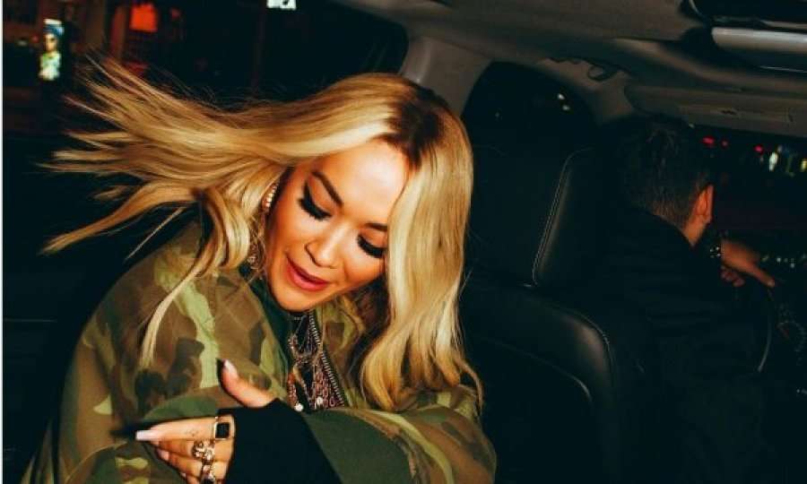 Rita Ora publikon video duke vizatuar pa sutjena
