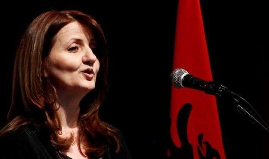 Kollçaku i reagon sërish Thaçit, i thotë se nuk e lexoi postimin deri në fund