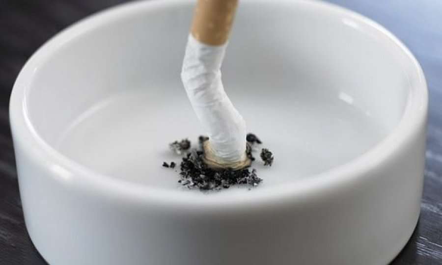 Paralajmërimi i ekspertëve: Kujdes nga bishtat e cigareve