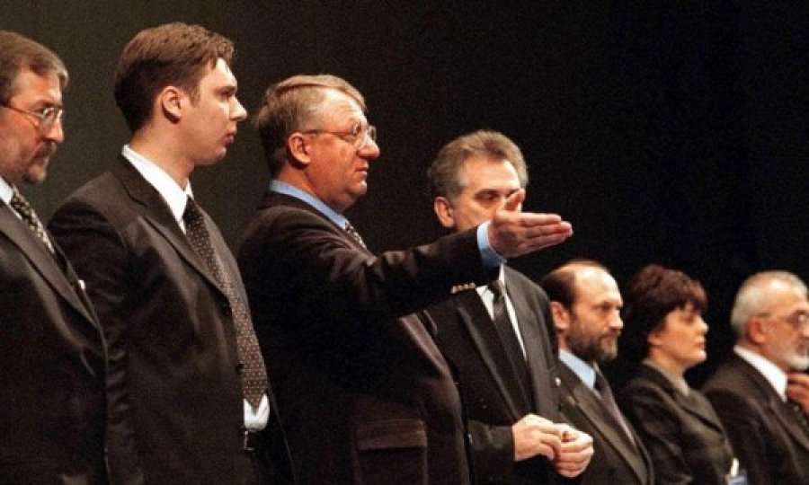 Shkrimtari serb i bën një kërkesë Kurtit: Zoti kryeministër, padite Serbinë, jeni vonuar shumë