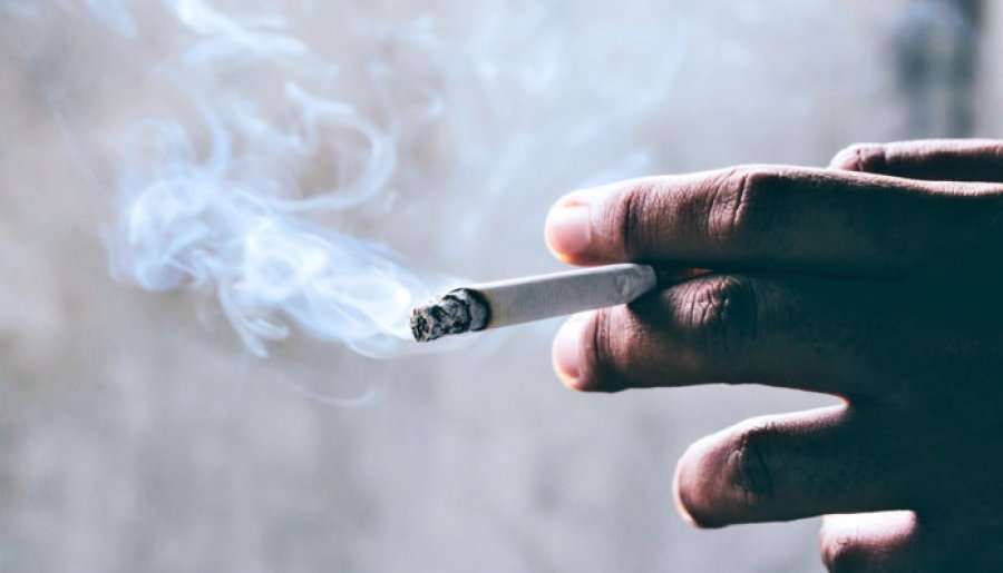 Pirja e një duhani ua shkurton jetën 14 minuta