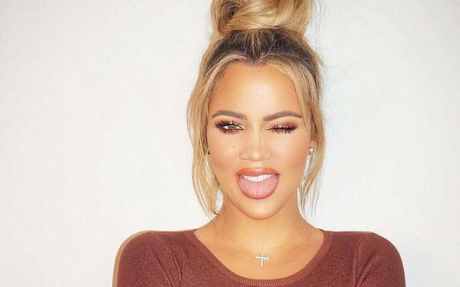 Në pompën e benzinës, Khloe Kardashian femra më atraktive që do shihni