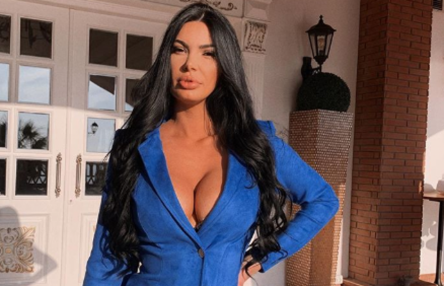 Zaimina Vasjari ndan foto provokuese me ndjekësit e saj