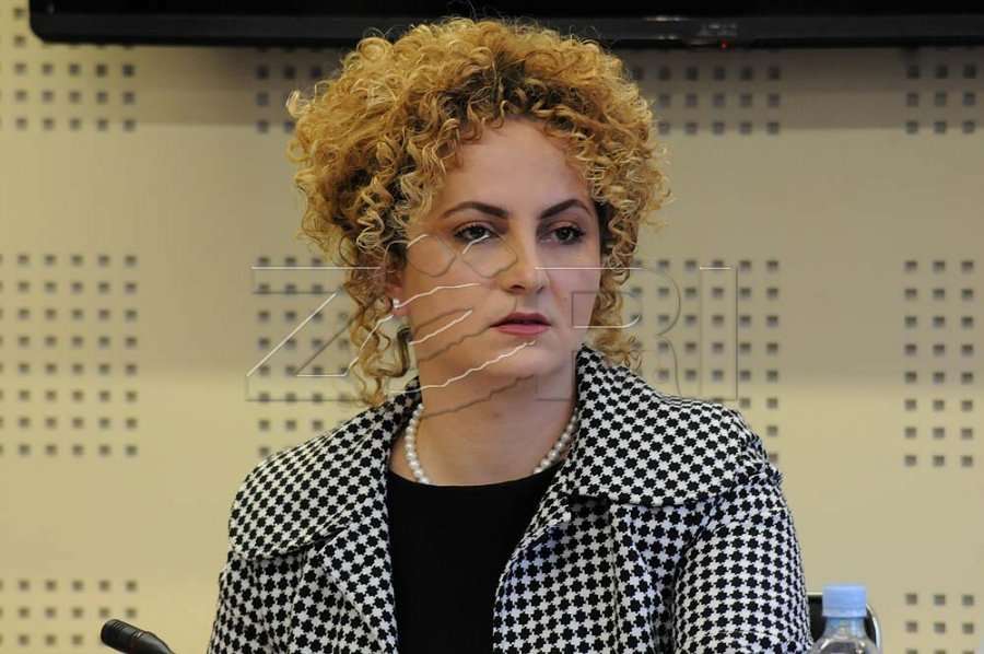 Skandali me Xhamjakën, Kadaj-Bujupi kërkon shkarkimin e Konjufcës