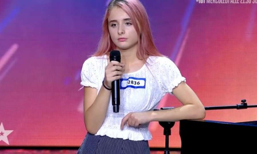 ‘Shallow’ siç nuk e keni dëgjuar asnjëherë, talentja nga Drenica habit jurinë dhe publikun në Itali me zërin e saj