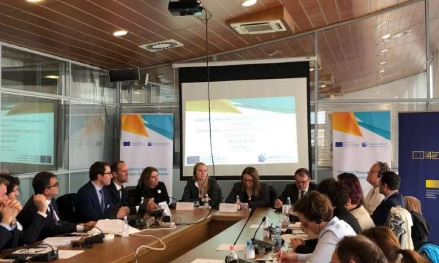 Bajrami thotë se Qeveria do të rrisë buxhetin për reformat në arsim