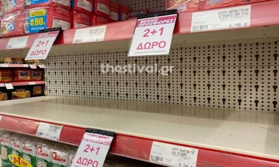 Qytetarët e Selanikut në panik nga koronavirusi, zbrazin raftet e dyqaneve