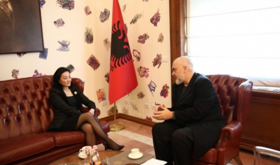 Ambasadorja amerikane publikon korrigjimin e Ramës ndaj Lavrovit