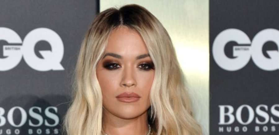 Rita Ora godet me veshjen transparente