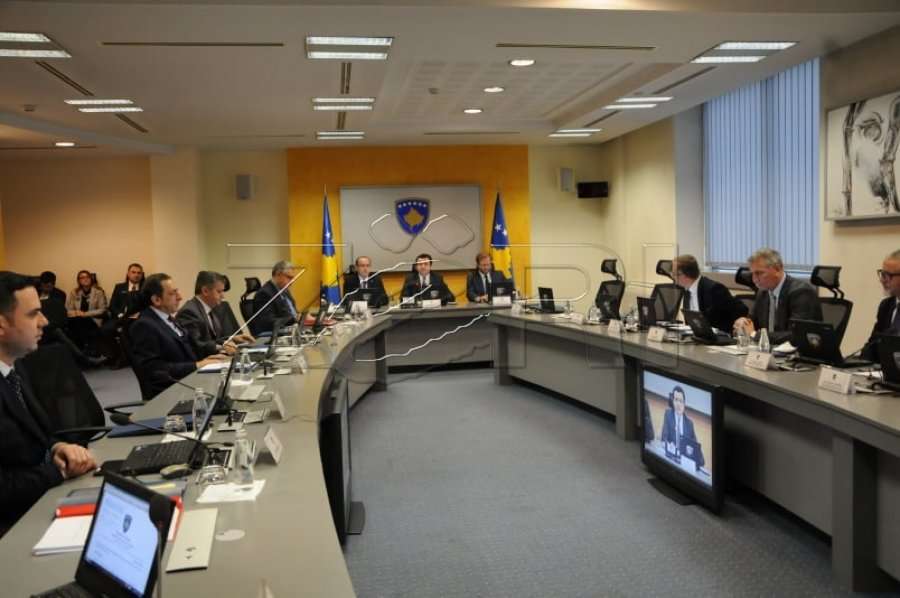 Qeveria ndan 200 mijë euro për Shqipërinë
