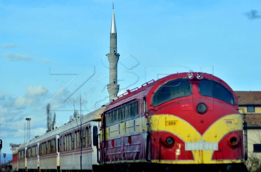 Kurti sot shkarkon bordin e hekurudhave