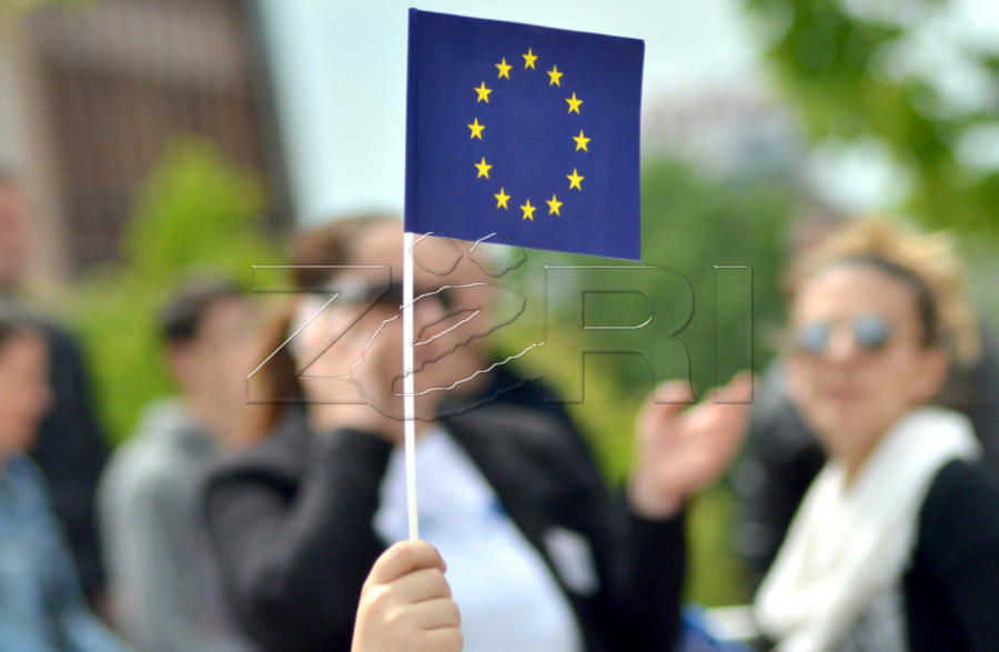 Kriteret janë plotësuar për liberalizim, kërkohet të bindet Franca