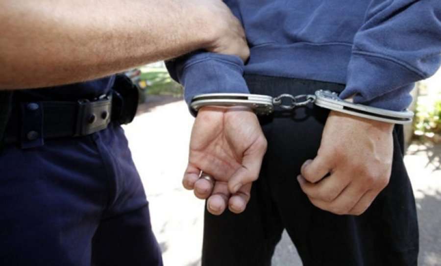 Arrestohen tre persona në Mitrovicë, të dyshuar për vjedhje