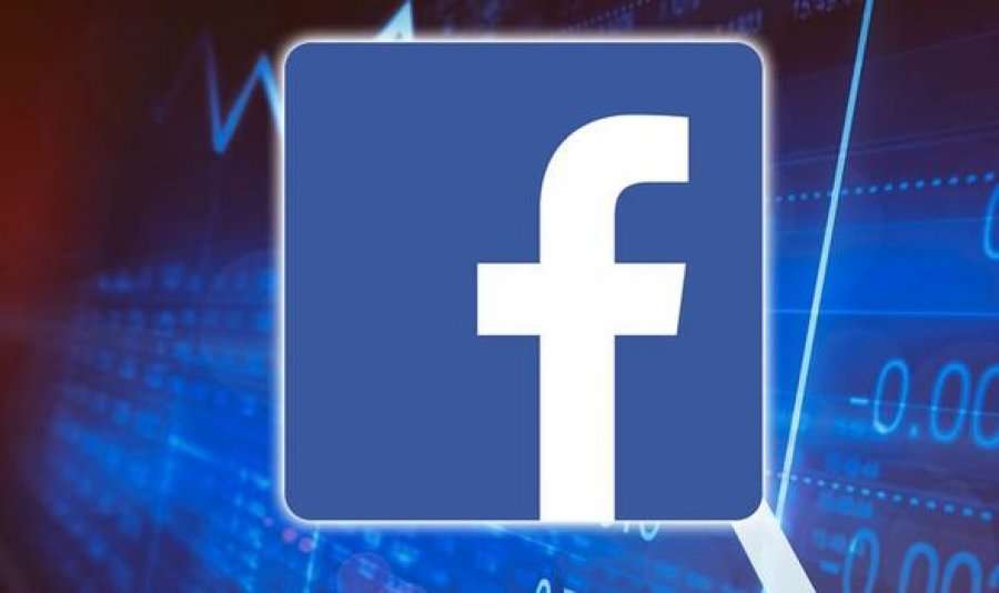 Këngëtares shqiptare ia hakojnë Facebook-un, i publikojnë pamje për të rritur