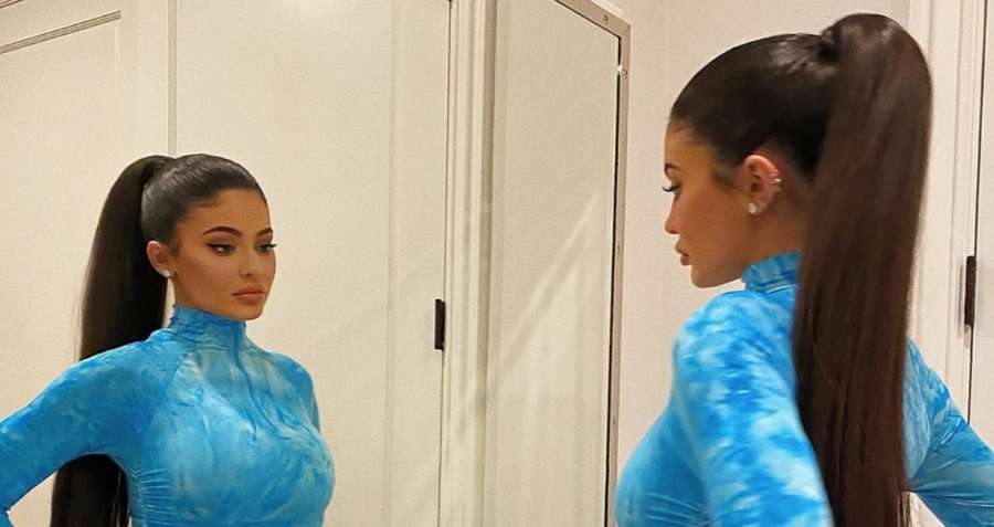 Kylie Jenner vë në pah linjat perfektë në fotosesionin e fundit