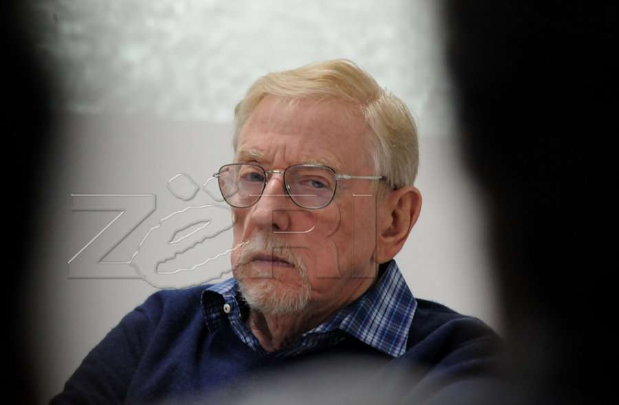Walker thotë se Masakra e Reçakut s'mund të mohohet, e krahason Vuqiqin me Millosheviqin