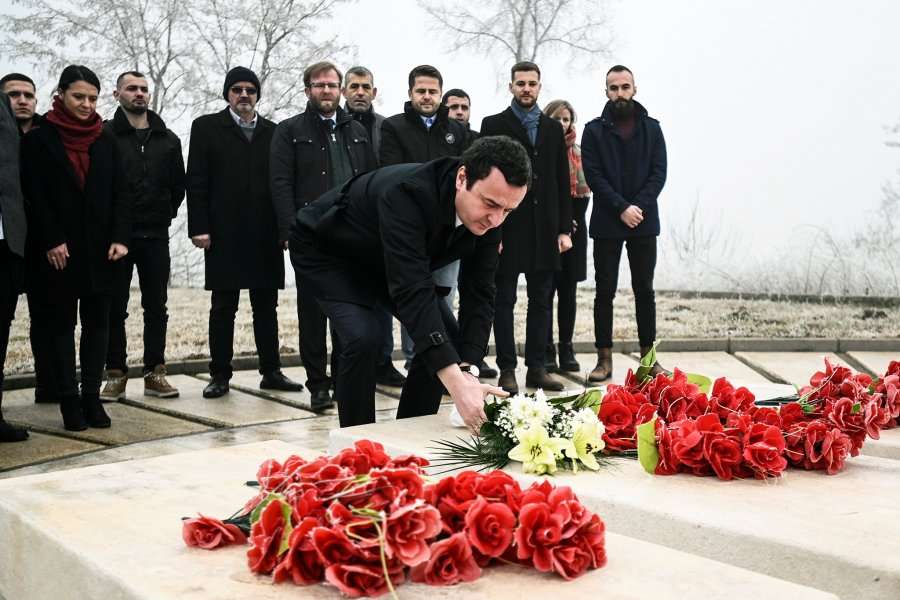 VV: Jusufi, Bardhoshi e Kadriu ende vazhdojnë të na frymëzojnë mendjen