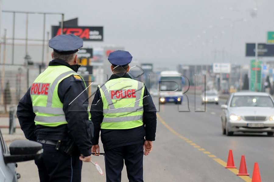 Tani kur të gjobiteni, dënimin mund të paguani në veturën e Policisë