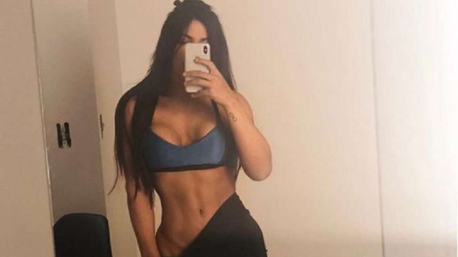 Tifozja super-seksi e Leo Messit bëri një tatuazh në ‘pjesën intime’ për nder të futbollistit të Barcelonës