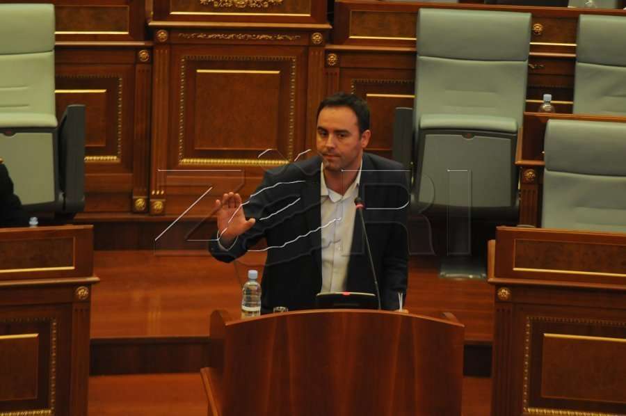 Konjufca ngushëllon kryetarin në detyrë të Senatit të Parlamentit çek