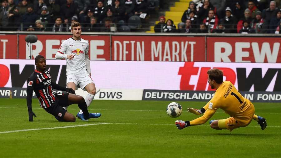 Bundesliga: Dëshpëron lideri i tabelës