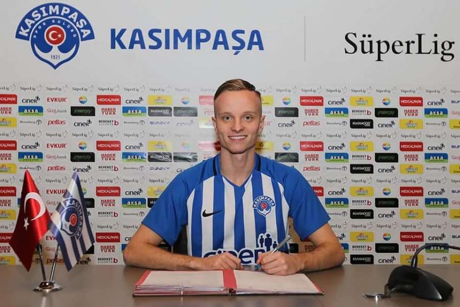 Hadërgjonaj reagon për herë të parë në 'Facebook' pas transferimit në Turqi