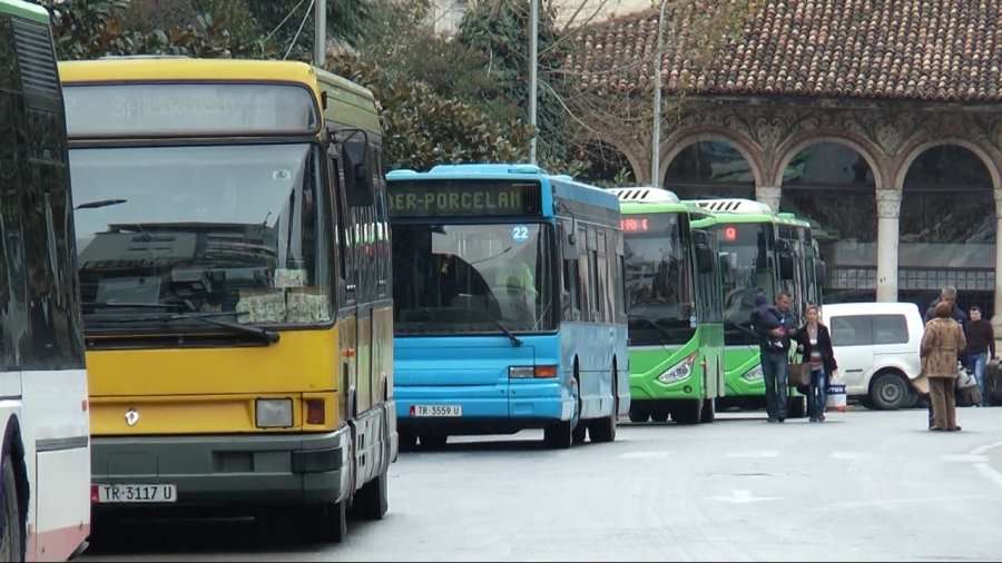 Rikthehet shërbimi urban në Tiranë