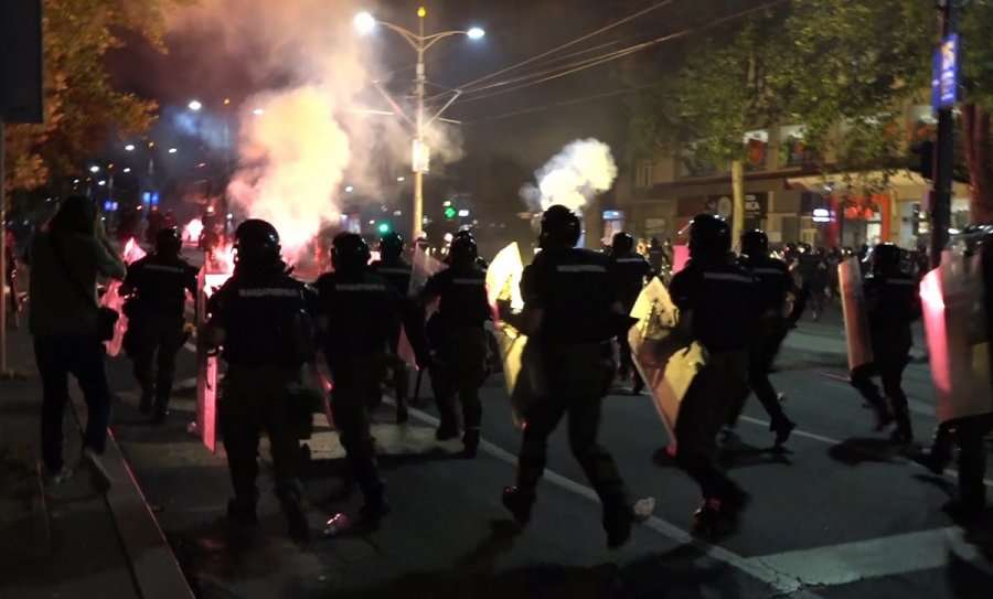 Sërish protesta të dhunshme në Beograd