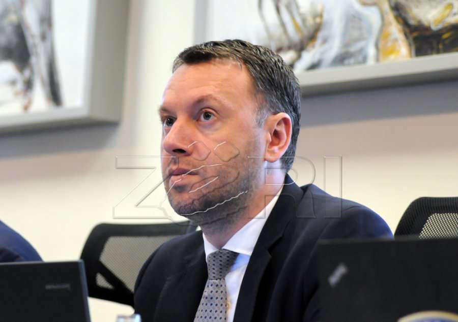 Abrashi flet pas inicimit të mocionit të mosbesimit nga LVV-ja