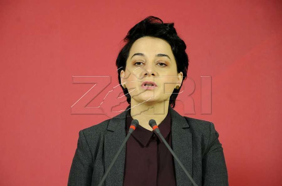 Reagon Pacolli: “S’keni më nevojë të bëni teste ministri jurist Zezaj, e din a jeni me COVID-19 a jo”